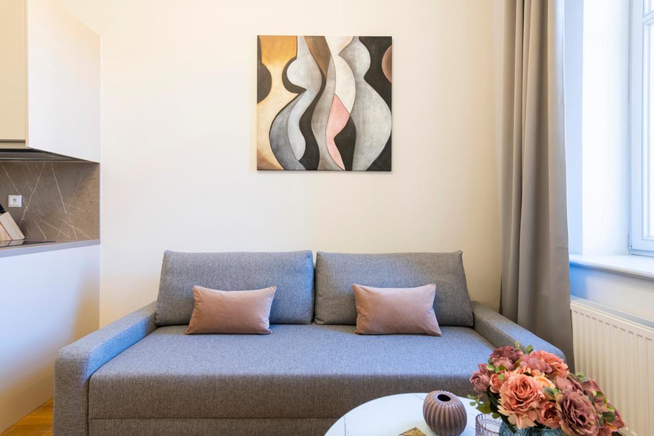 Hidden Art Boutique Residence By Dwellfort Prága Kültér fotó