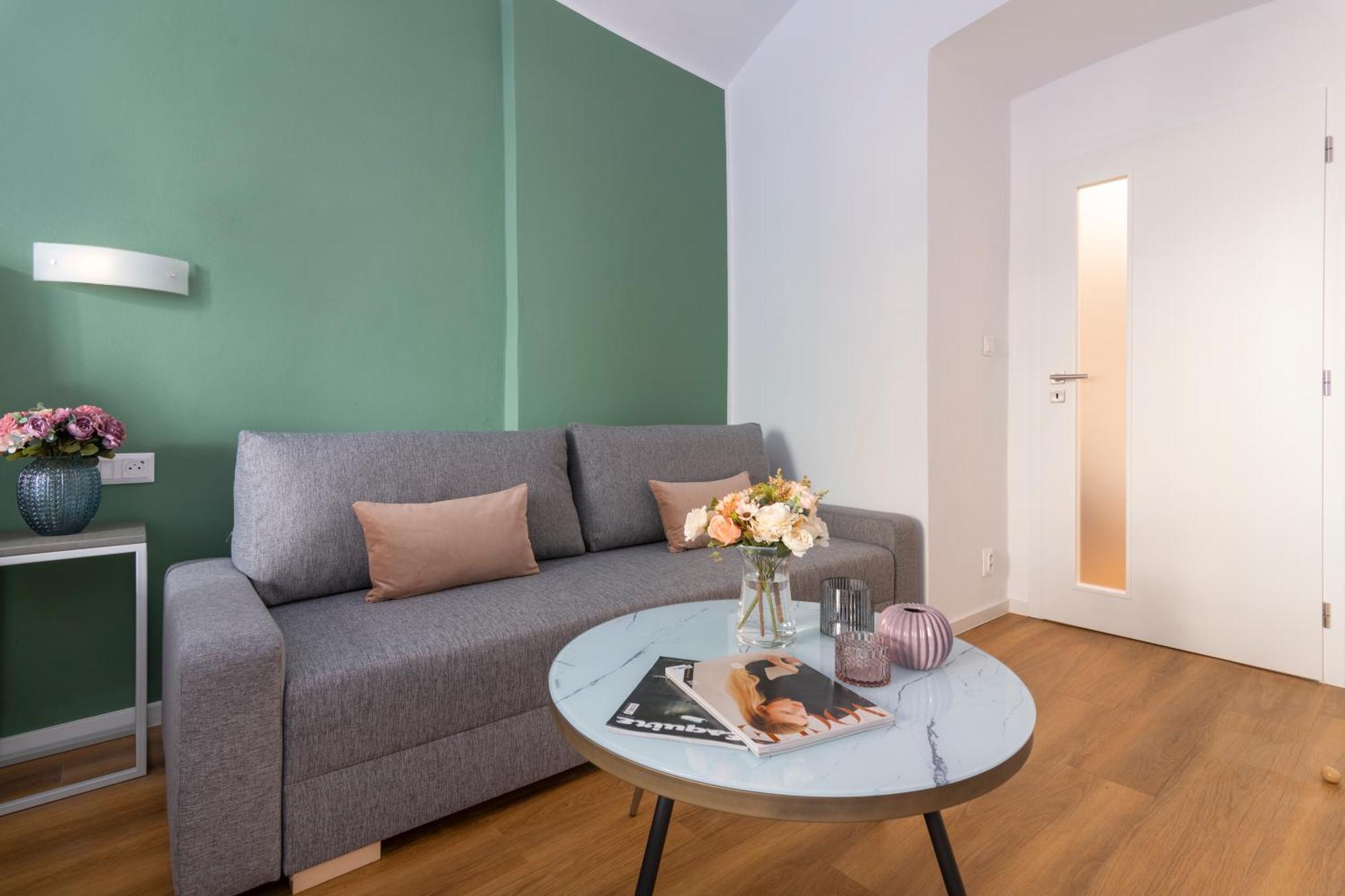 Hidden Art Boutique Residence By Dwellfort Prága Kültér fotó
